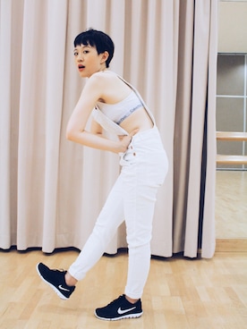 「アイテム（ブラジャー、ホワイト系）」を使った、Lizzy Chaiさん（レディース・165cm）の夏コーディネート