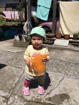「COMME CA DU MODE（コムサデモード）のアイテム（帽子）」を使った、いっつぁんさん（キッズ・70cm）の春コーディネート