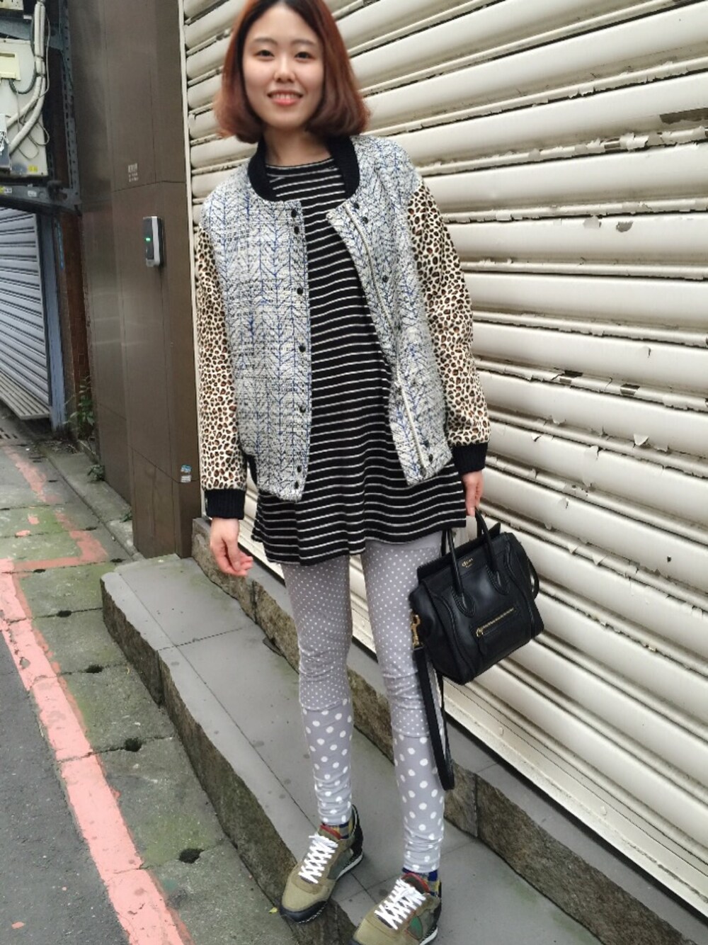 「sporty」｜「zakka wのアイテム（スウェット、ブラック系）」を使った、Taraさん（レディース・163cm）の冬コーディネートの1枚目の写真