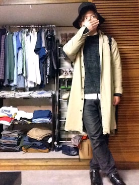 「白シャツ×ニット」｜「アイテム（その他アウター）」を使った、kouki_maekawaさん（メンズ・173cm）の冬コーディネート