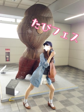 「デニムシャツワンピース」｜「アイテム（その他）」を使った、ワンダーねこビールさん（レディース・162cm）の春コーディネート