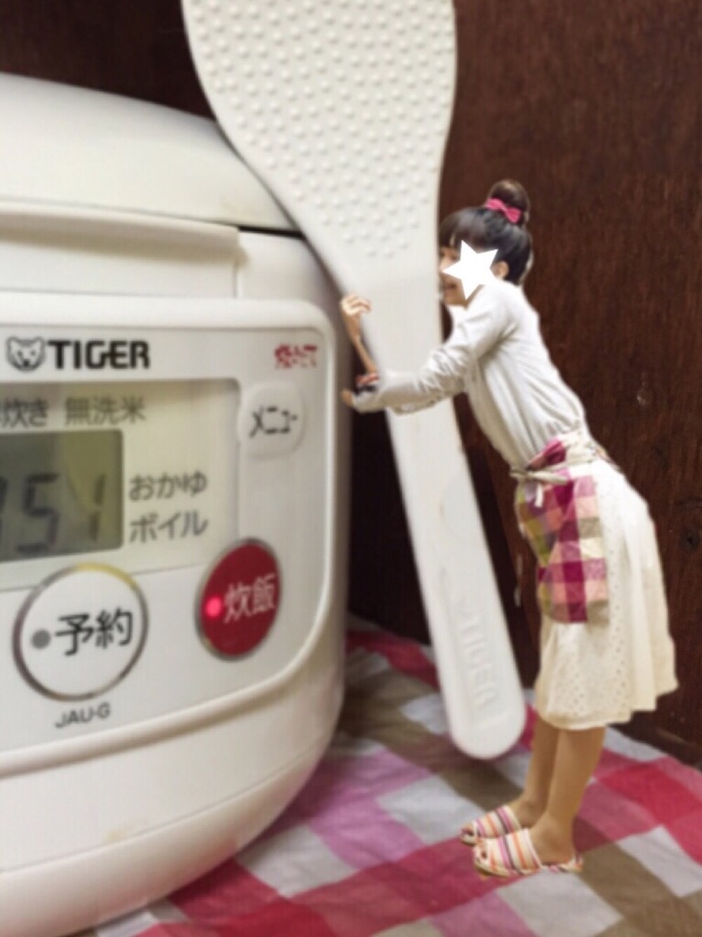 「炊飯器フェス」｜「Tigerのアイテム（キッチン家電、ホワイト系）」を使った、ワンダーねこビールさん（レディース・162cm）の春コーディネートの1枚目の写真