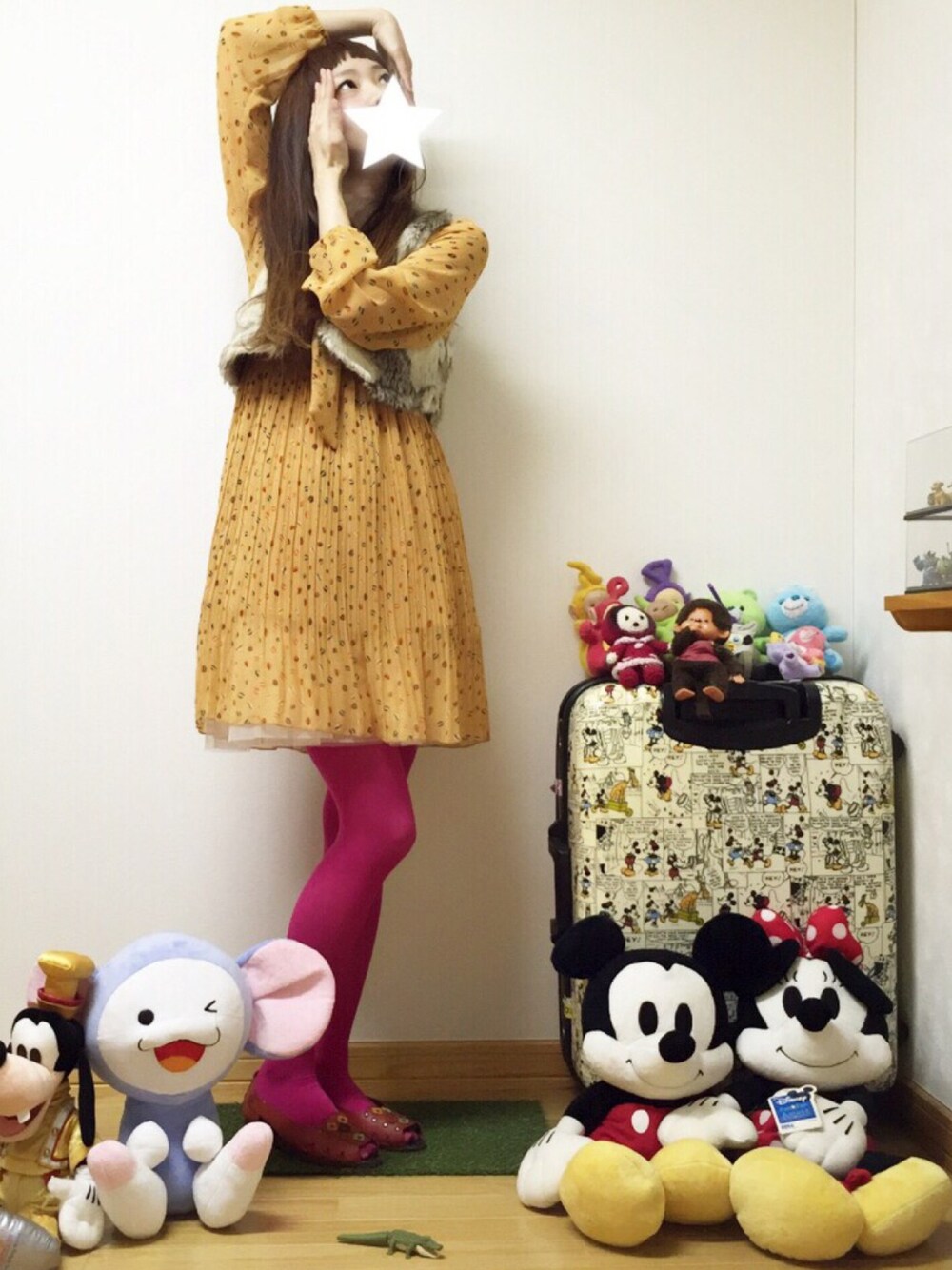 「TOY晒すwinterフェア、カラータイツ、カズニョロポーズ、ぬいぐるみ、おもちゃ、チョコエッグ、総柄ワンピース、リカちゃん人形気取り、ポピポピ、じわる」｜「ワンダーねこニョロのアイテム（雑誌、その他）」を使った、ワンダーねこビールさん（レディース・163cm）の冬コーディネートの1枚目の写真