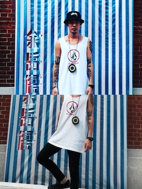 「アイテム（コインケース）」を使った、張泥濘さん（メンズ・179cm）の秋コーディネート