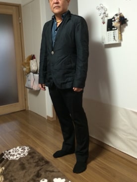 「VERSACE（ヴェルサーチ）のアイテム（ナイロンジャケット）」を使った、かつさん（メンズ・175cm）の秋コーディネート