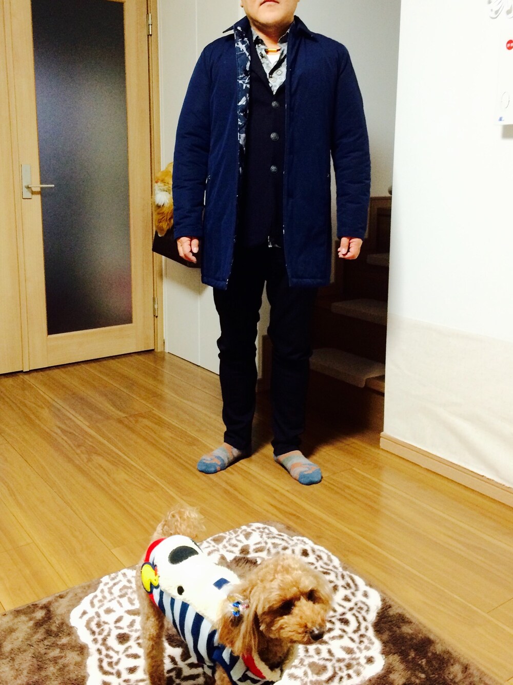 「しごと。、挨拶回り」｜「SISLEYのリバーシブルステンカラーコートUM（Safari掲載）（ステンカラーコート、ブルー系）」を使った、かつさん（メンズ・175cm）の冬コーディネートの1枚目の写真