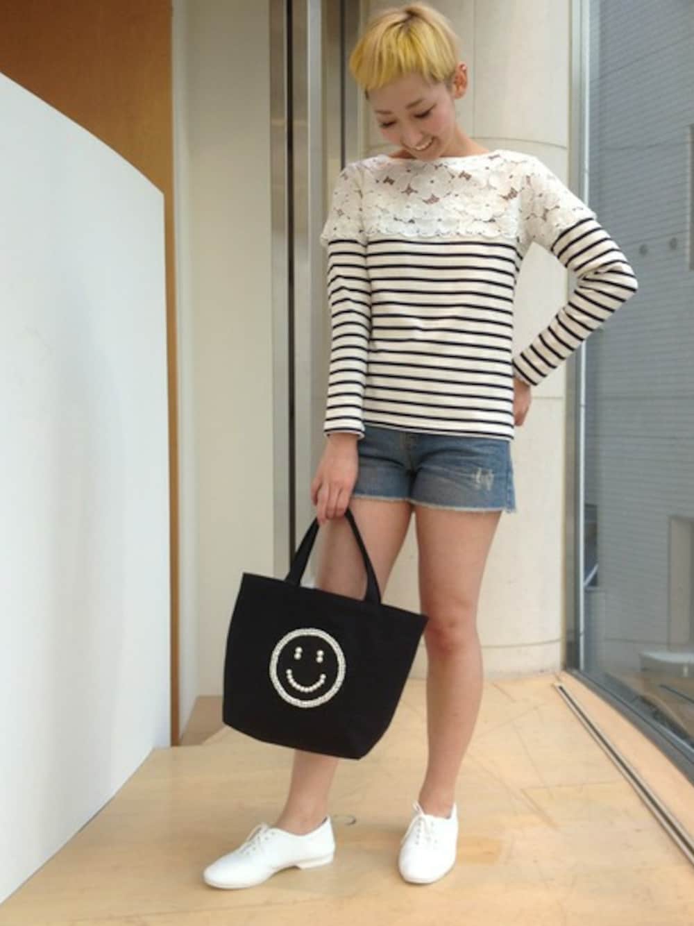 「Ray BEAMSのECODECO / Smile トートバッグ（トートバッグ、ブラック系）」を使った、KAIさん（レディース・160cm）の夏コーディネートの1枚目の写真