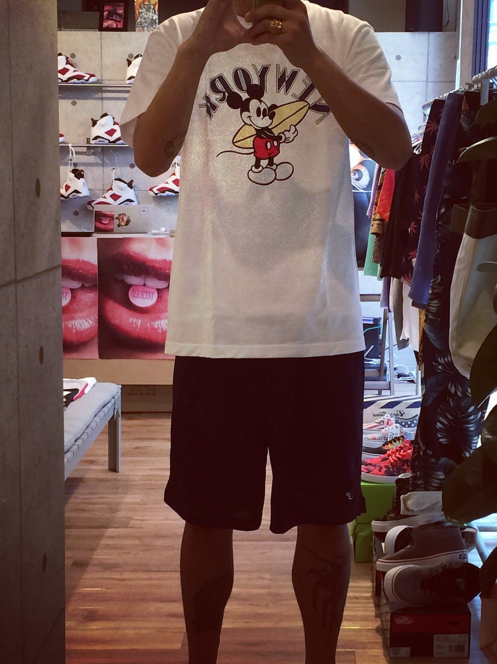 「stussy、NIKE、lafayette、FRANK、supreme、newyork、GUCCI、HUF、クロムハーツ、T-BONE」｜「Lafayetteのtee メッシュパンツ（Tシャツ/カットソー、ホワイト系）」を使った、tbonenew2014さん（メンズ・180cm）の夏コーディネートの1枚目の写真