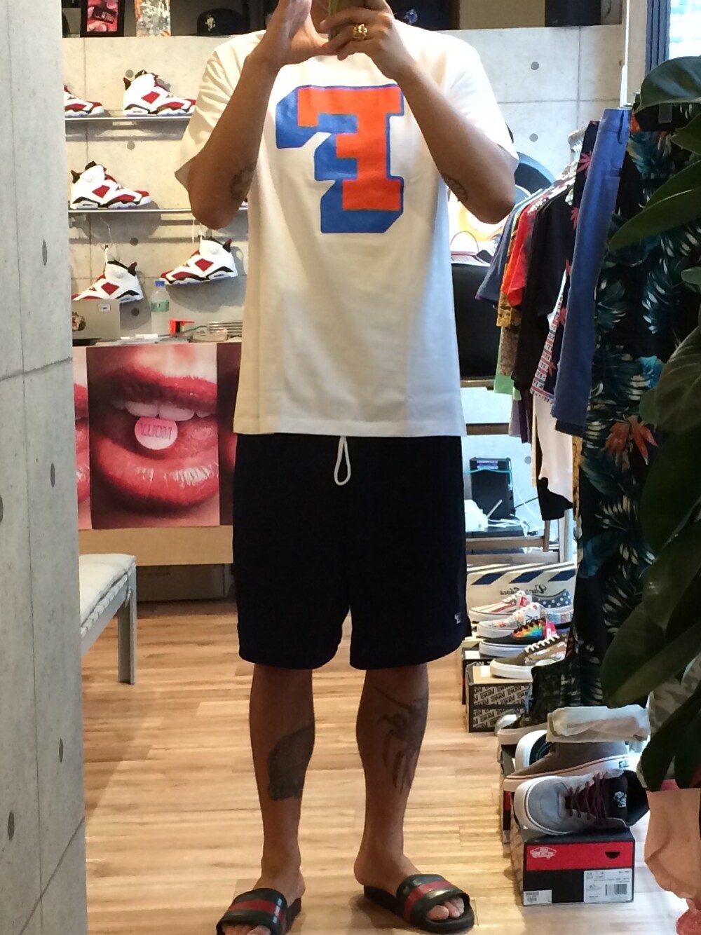 「FRANKのだるま
（Tシャツ/カットソー、ホワイト系）」を使った、tbonenew2014さん（メンズ・188cm）の夏コーディネートの1枚目の写真