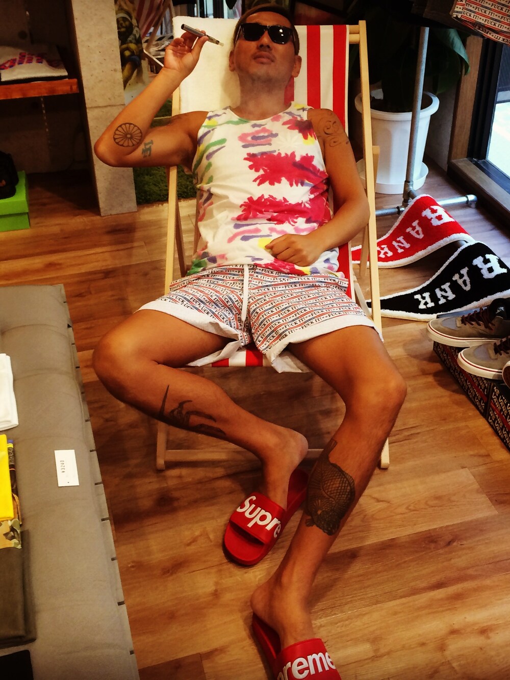 「supreme、HUF」｜「Supreme のアイテム（Tシャツ/カットソー、その他）」を使った、tbonenew2014さん（メンズ・188cm）の夏コーディネートの1枚目の写真