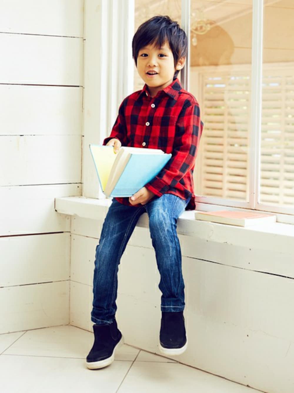 「シンプル、チェックシャツ、kids、ライトオン、カジュアルコーデ、おとこのこ、Right-on、kidsfashion」｜「Right-onの【MPS】Wガーゼチェックシャツ（シャツ/ブラウス、レッド系）」を使った、Right-on KID'Sさん（キッズ・110cm）の秋コーディネートの1枚目の写真