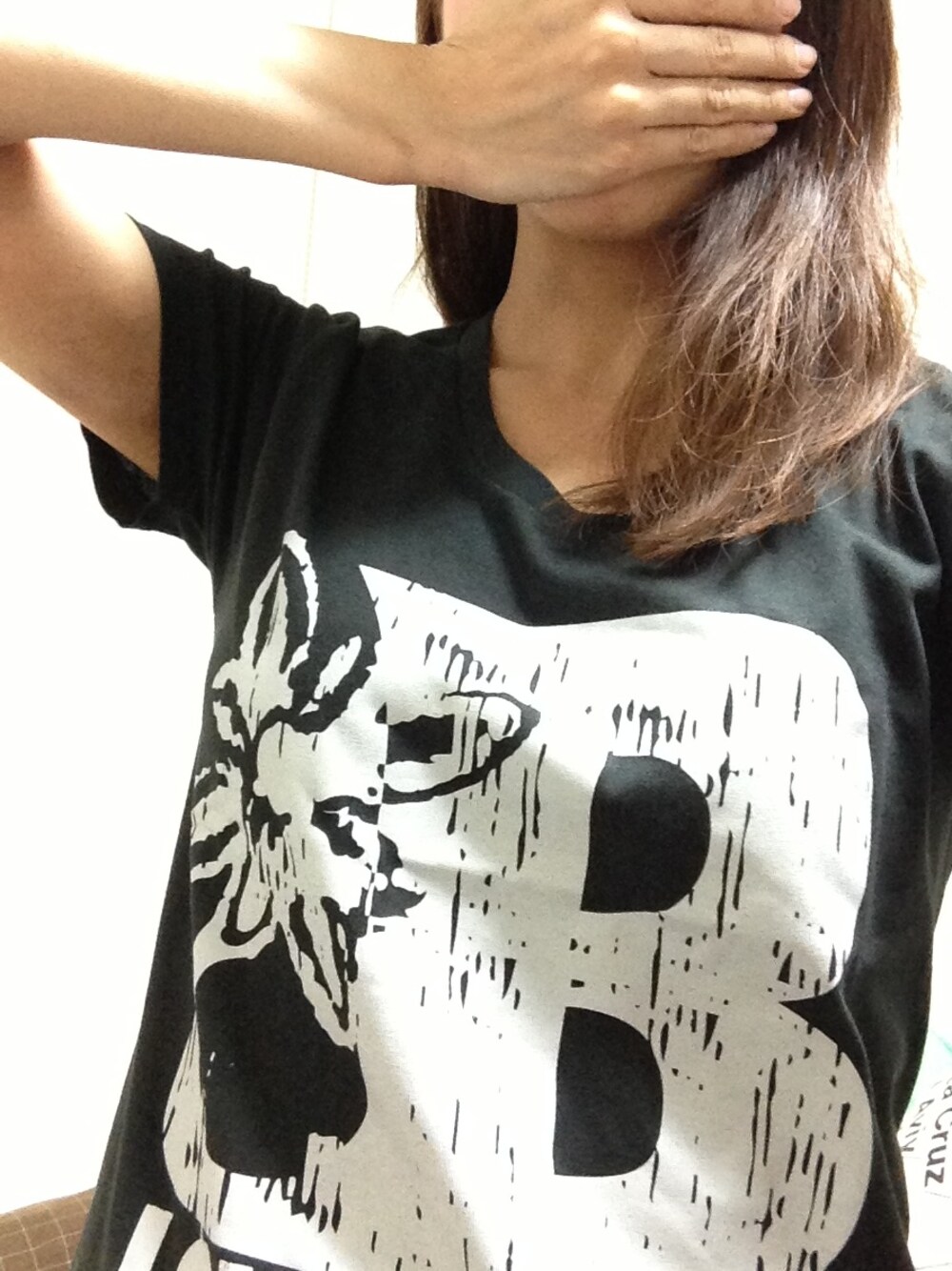 「お気に入りのTシャツ」｜「花少年バディーズ20140601限定Tシャツ（Tシャツ/カットソー、ブラック系）」を使った、はろさん（レディース・158cm）の春コーディネートの1枚目の写真