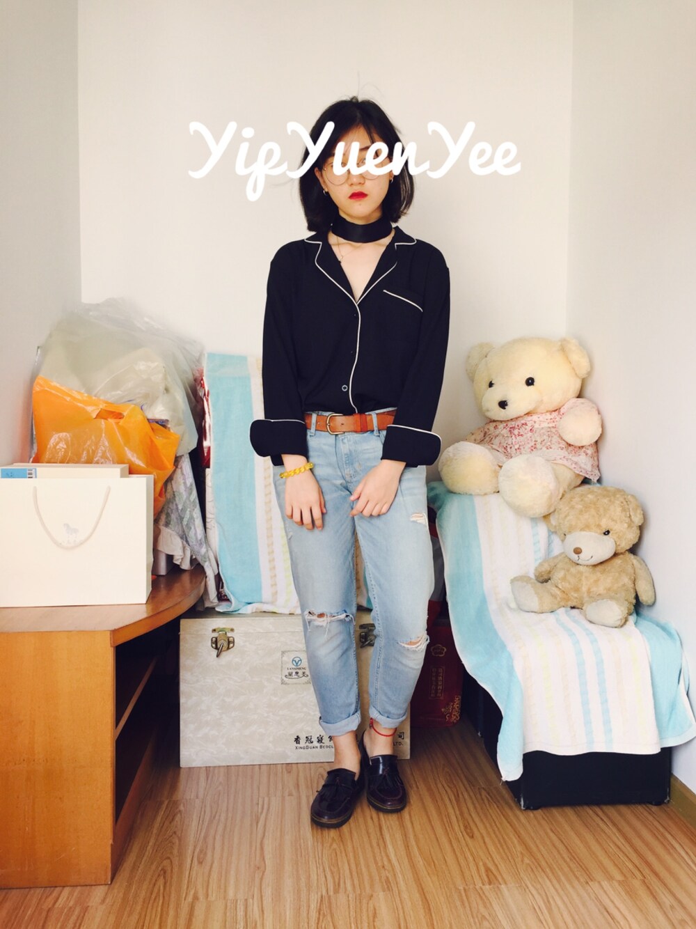 「Pajamas、autumn、shirts、causal、ripped jeans」｜「kxxxxxのアイテム（シャツ/ブラウス、ブラック系）」を使った、kxxxxxさん（レディース・162cm）の秋コーディネートの1枚目の写真