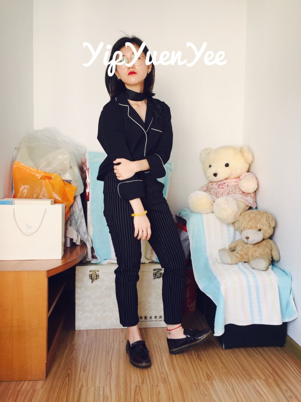 「autumn、Pajamas、shirts、casual、lazy、睡衣风、慵懒」｜「kxxxxxのアイテム（シャツ/ブラウス、ブラック系）」を使った、kxxxxxさん（レディース・162cm）の秋コーディネートの1枚目の写真