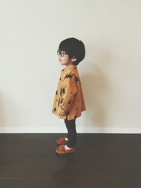 「スエット」｜「アイテム（モカシン/デッキシューズ）」を使った、iorinrinさん（キッズ・90cm）の秋コーディネート