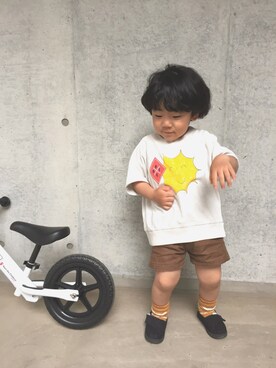 「BOBO CHOSES（ボボショーズ）のアイテム（スウェット、ホワイト系）」を使った、iorinrinさん（キッズ）の春コーディネート