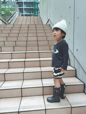 「BOBO CHOSES（ボボショーズ）のアイテム（Tシャツ/カットソー、ブラック系）」を使った、iorinrinさん（キッズ）の夏コーディネート