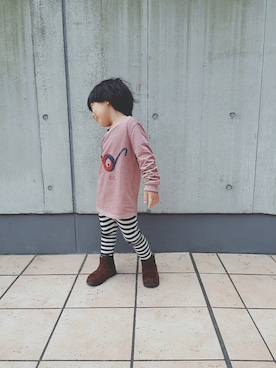 「BOBO CHOSES（ボボショーズ）のアイテム（Tシャツ/カットソー、ピンク系）」を使った、iorinrinさん（キッズ）の秋コーディネート