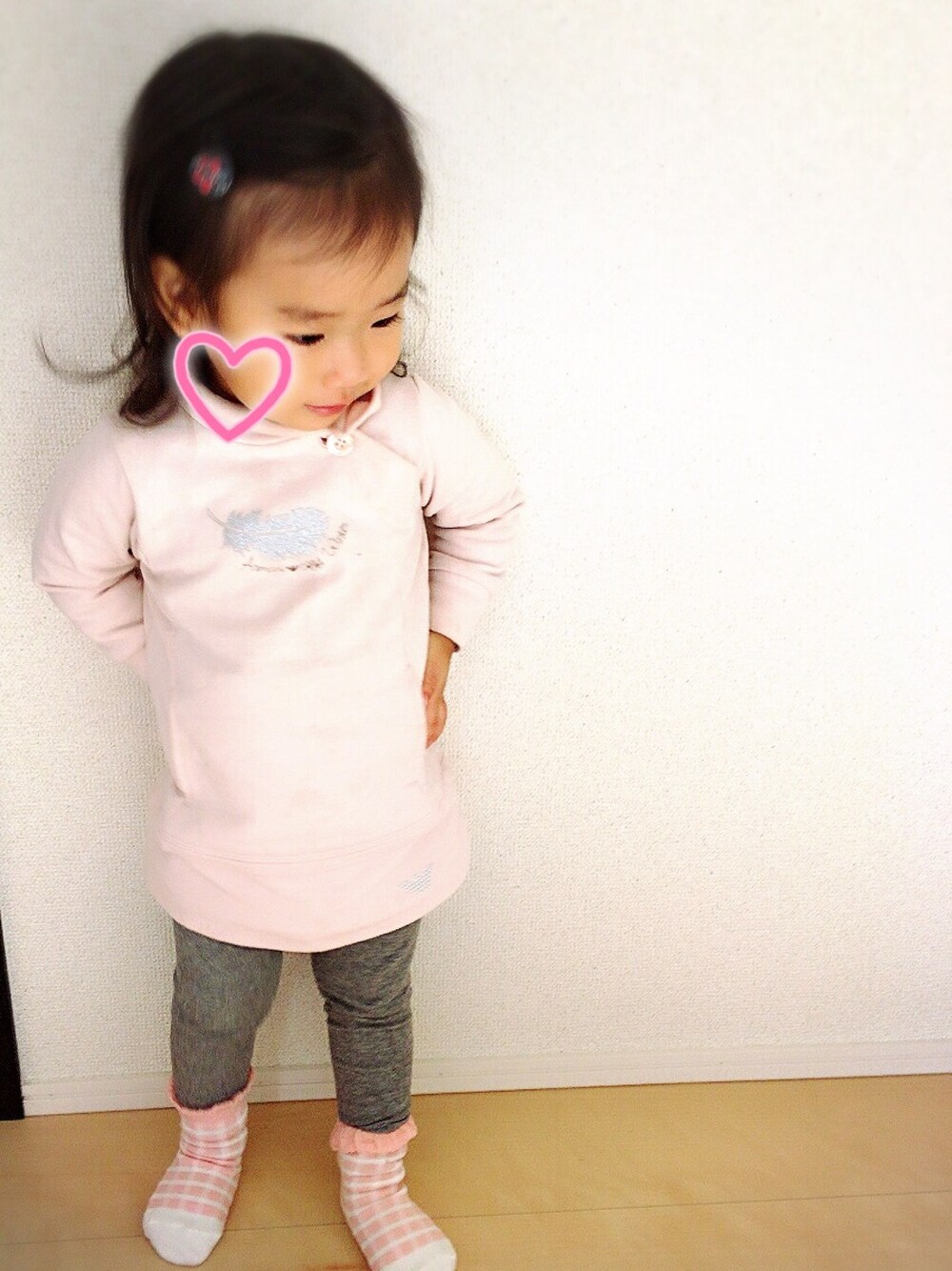 「ワンピース、ピンクコーデ、アルマーニベビー、１歳８ヶ月、女の子」｜「ARMANI BABYのアイテム（ワンピース、ピンク系）」を使った、Kiichan👸🏼さん（キッズ・80cm）の冬コーディネートの1枚目の写真