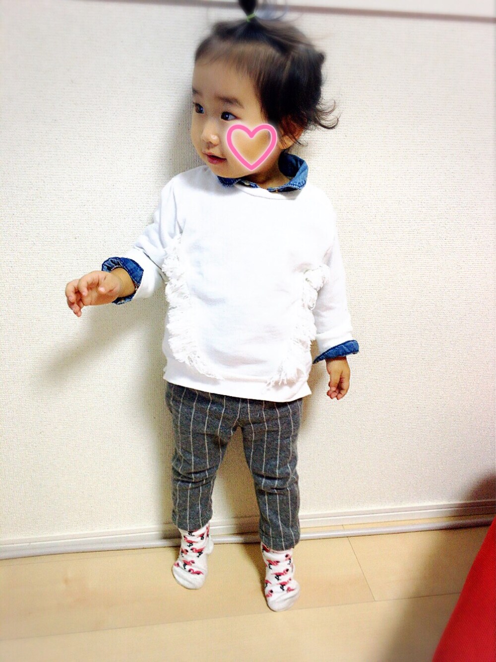 「1歳9ヶ月、女の子、フリンジ、おだんごヘアー、パンツスタイル」｜「ZARA KIDSのアイテム（シャツ/ブラウス、ブルー系）」を使った、Kiichan👸🏼さん（キッズ・80cm）の冬コーディネートの1枚目の写真