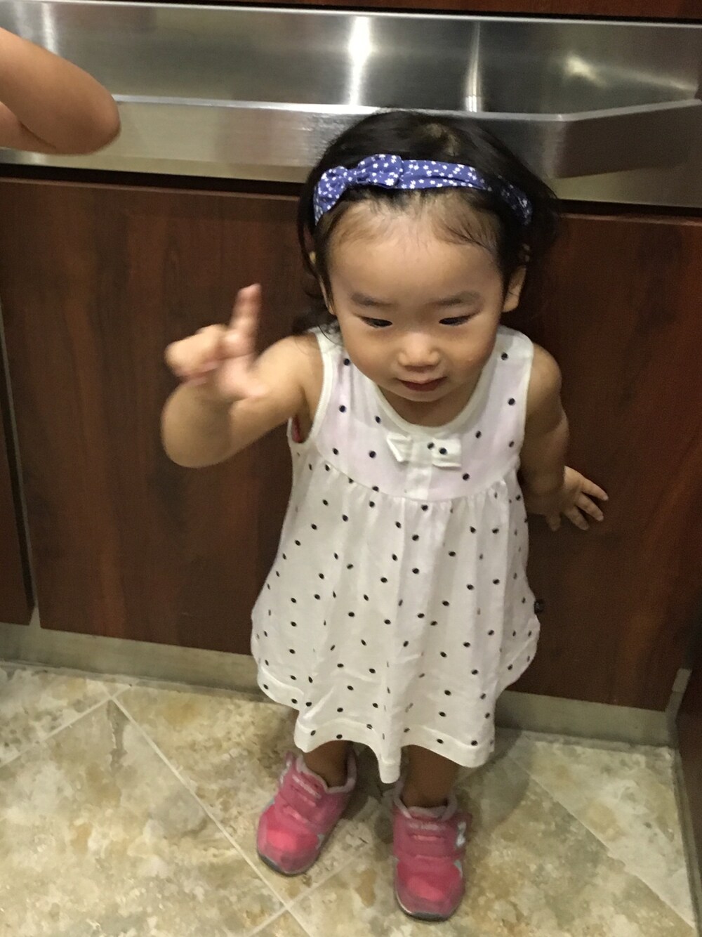 「ワンピース、夏服、ヘアバン、女の子、1歳9ヶ月」｜「Familiar のアイテム（ワンピース、ホワイト系）」を使った、Kiichan👸🏼さん（キッズ・80cm）の冬コーディネートの1枚目の写真