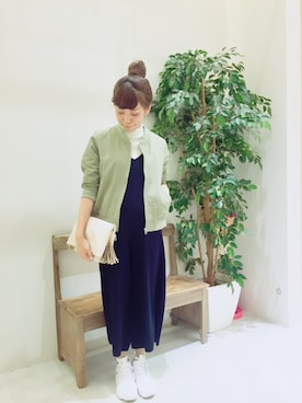 「Discoat Parisien（ディスコートパリシアン）のアイテム（サロペット/オーバーオール）」を使った、おはぎさん（レディース・157cm）の冬コーディネート