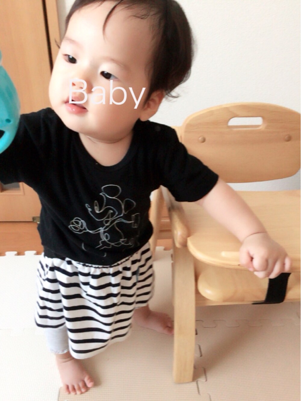 「ベビー、おんなのこ、ミッキー、9ヶ月になりました、ボーダー」｜「FITHのアイテム（Tシャツ/カットソー、ブラック系）」を使った、ch15さん（キッズ・70cm）の夏コーディネートの1枚目の写真