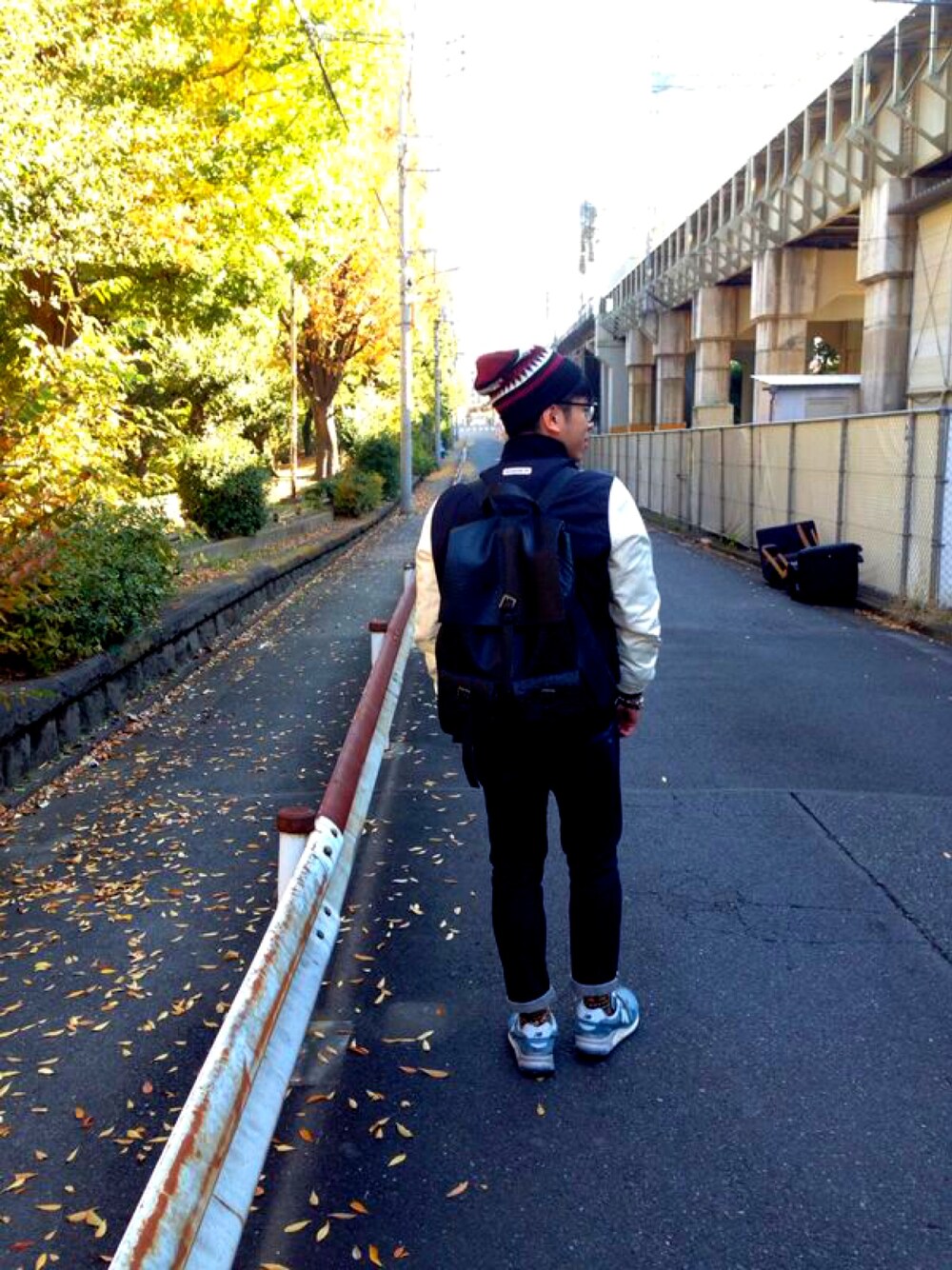 「no memoryのアイテム（バックパック/リュック、ブラック系）」を使った、Seaston Yiuさん（メンズ・173cm）の冬コーディネートの1枚目の写真
