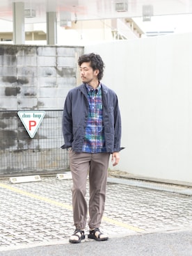 「BASISBROEK（バシスブルック）のアイテム（パンツ）」を使った、TEJIEさん（メンズ・180cm）の春コーディネート