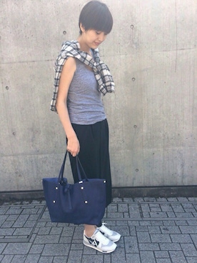 「アイテム（タンクトップ、グレー系）」を使った、AYAさん（レディース・163cm）の春コーディネート