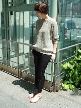 「アイテム（ゴールド系）」を使った、AYAさん（レディース・163cm）の春コーディネート