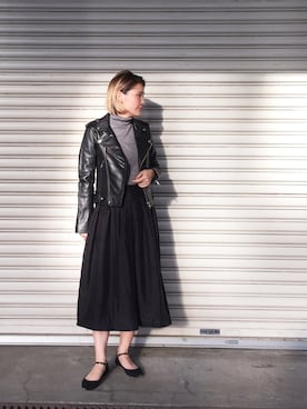 「TODAYFUL（トゥデイフル）のアイテム（ライダースジャケット）」を使った、MOMOKO KOIKEさん（レディース・158cm）の秋コーディネート