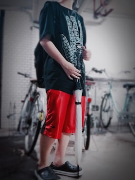 「acOlaSiaのアイテム（Tシャツ/カットソー、ブラック系）」を使った、あーる®さん（レディース・160cm）の夏コーディネート