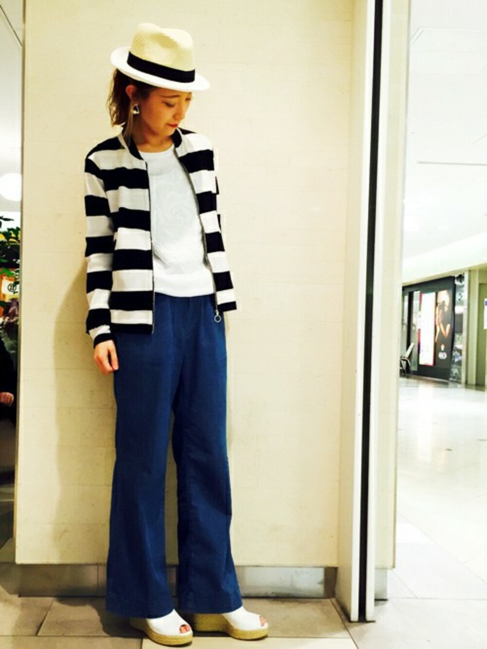「ブルゾン、＃ボーダー、#ハット、#バギーパンツ、#ウエッジソール」｜「H.A.Kのカノコメッシュボーダーブルゾン（カーディガン/ボレロ、ブラック系）」を使った、makkyoさん（レディース・164cm）の春コーディネートの1枚目の写真