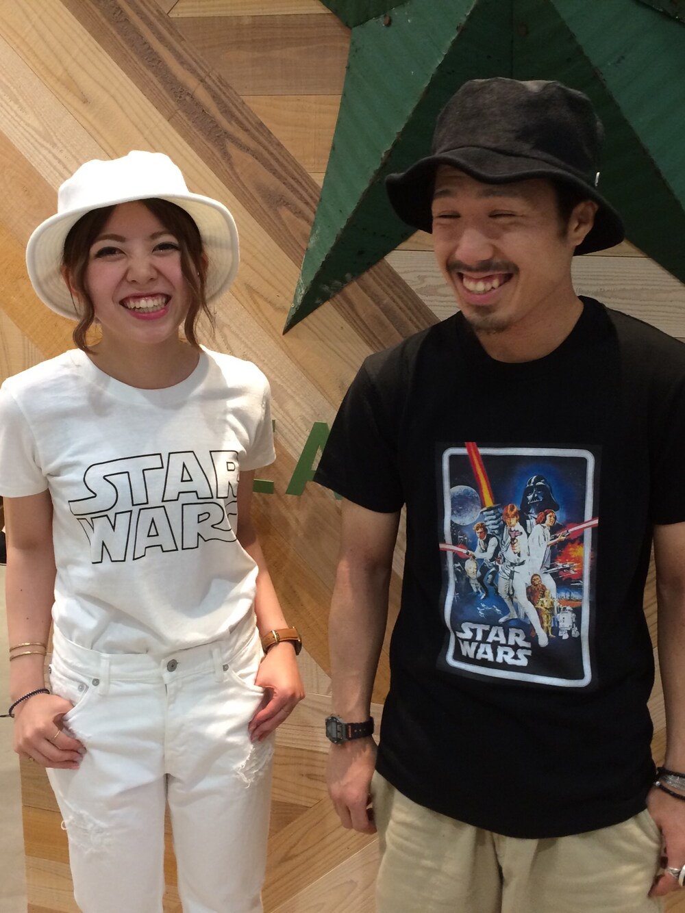 「スターウォーズ、STARWARS、ジェダイ、フォース、白Tシャツ、黒Tシャツ、デザインTシャツ、岡山、イオンモール岡山、JACKSON MATISSE」｜「FREAK'S STOREのSTAR WARS × JACKSON MATISSE × FREAKS STORE　別注Graphic T-shirt（Tシャツ/カットソー、ブラック系）」を使った、栗原さん（メンズ・163cm）の夏コーディネートの1枚目の写真