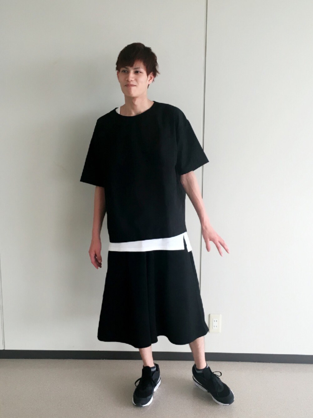 「WEGOのWEGO/ワッフルラウンドタンクトップ（タンクトップ、ホワイト系）」を使った、おんちんさん（メンズ・183cm）の春コーディネートの1枚目の写真