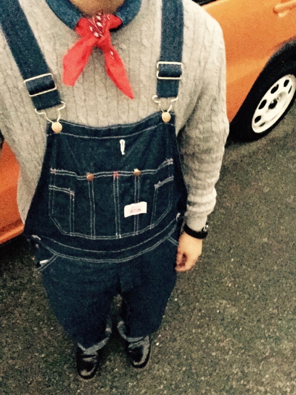 「Dr. Martensのアイテム（ブーツ、ブラック系）」を使った、とぅすさん（メンズ・168cm）の秋コーディネートの1枚目の写真