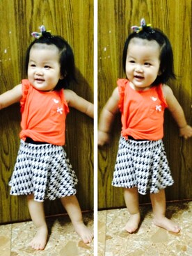 「OSHKOSH（オシュコシュ）のアイテム（Tシャツ/カットソー）」を使った、熊美さん（キッズ・80cm）の秋コーディネート