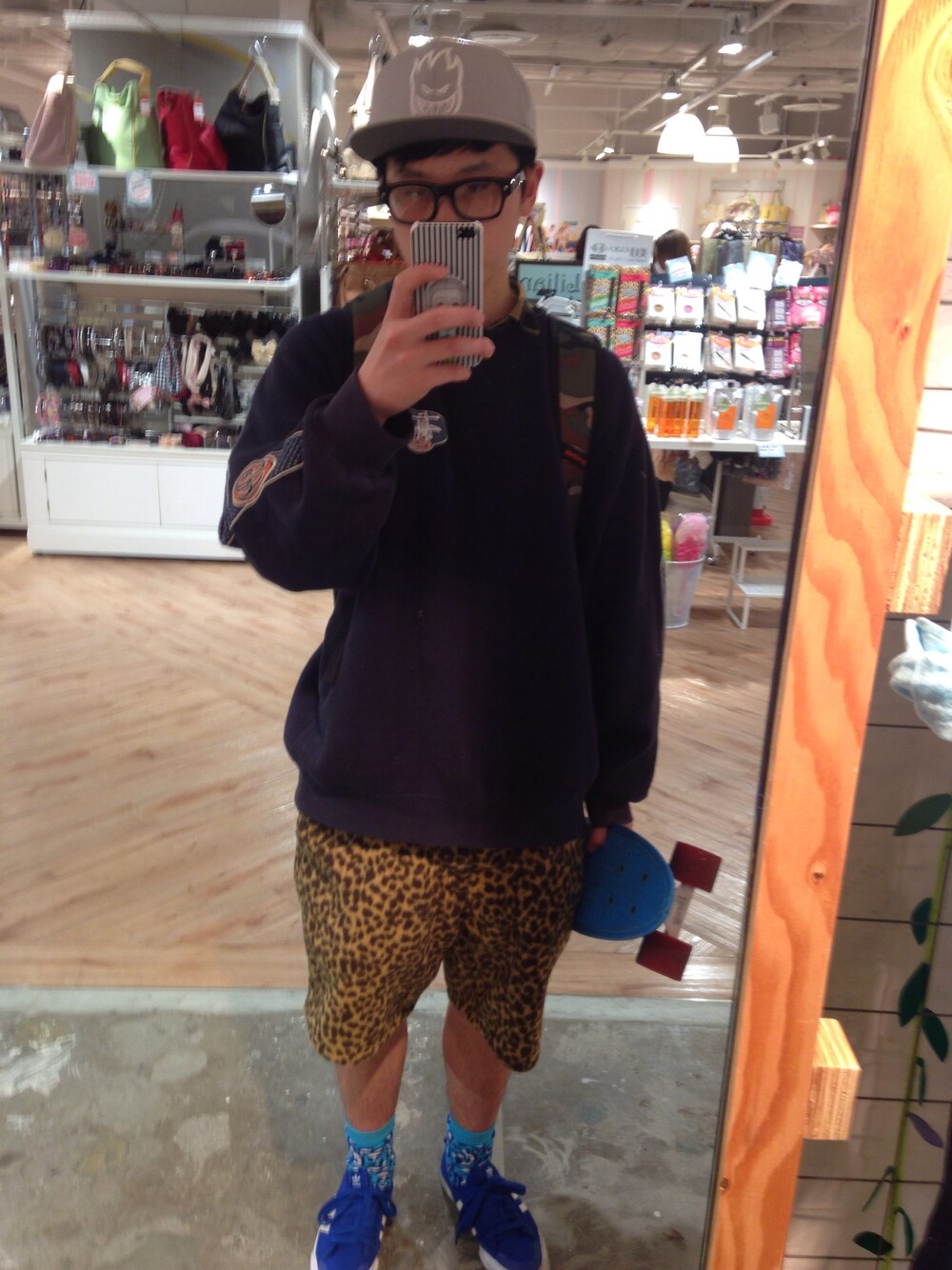 「WEGO、adidas、pennyskateboard、recs、spitfire」｜「TOPMANの靴下（ソックス/靴下、ブルー系）」を使った、ふじたあゆむさん（メンズ・165cm）の春コーディネートの1枚目の写真