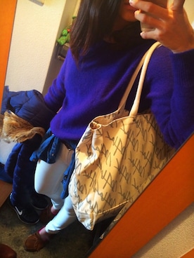 「blue」｜「アイテム（モカシン/デッキシューズ）」を使った、Shiori Ishigakiさん（レディース・166cm）の冬コーディネート