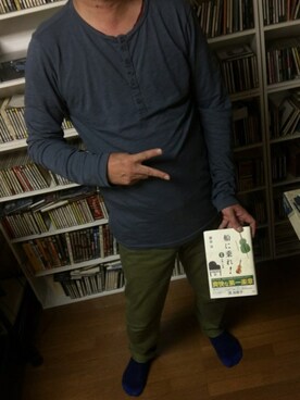 「BENETTON (UNITED COLORS OF BENETTON)（ベネトンユナイテッドカラーズオブベネトン）のアイテム（Tシャツ/カットソー）」を使った、スプーン🥄4.02さん（メンズ・170cm）の秋コーディネート