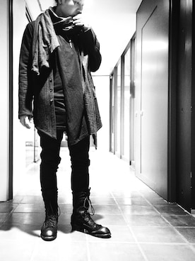 「アシンメトリー」｜「アイテム（その他アウター）」を使った、dark_fashionさん（メンズ・172cm）の冬コーディネート