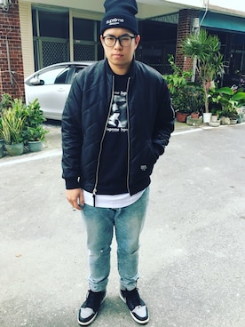 「STUSSY（ステューシー）のアイテム（テーラードジャケット）」を使った、劉陶烈さん（メンズ・181cm）の冬コーディネート