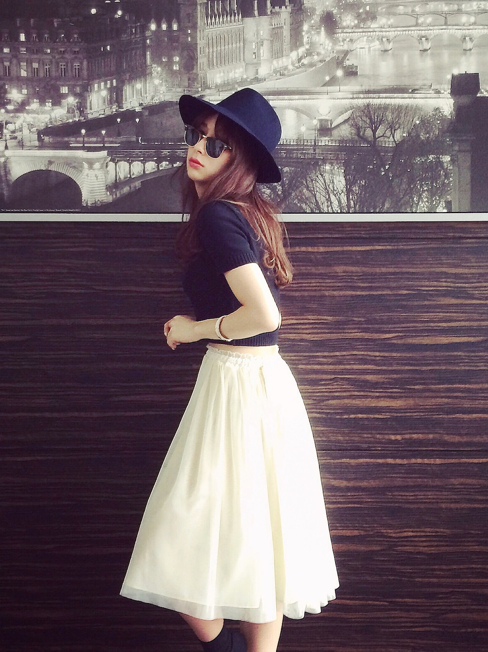 「American Apparel、Ungrid、チュールスカート、中折れハット、NINE、ray ban、ショート丈トップス、秋コーデ、レディ、帽子」｜「Ungridのアイテム（スカート、ホワイト系）」を使った、瀬戸晴加さん（レディース・158cm）の秋コーディネートの1枚目の写真