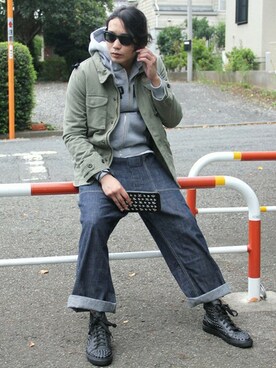 「アイテム（財布）」を使った、藤田純太さん（メンズ・177cm）の秋コーディネート