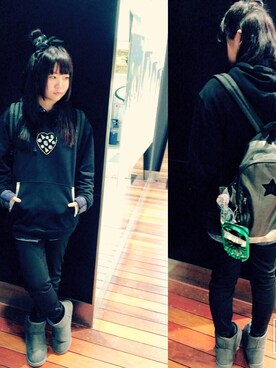 パーカーを使った 黒スキニー のレディース人気ファッションコーディネート Wear