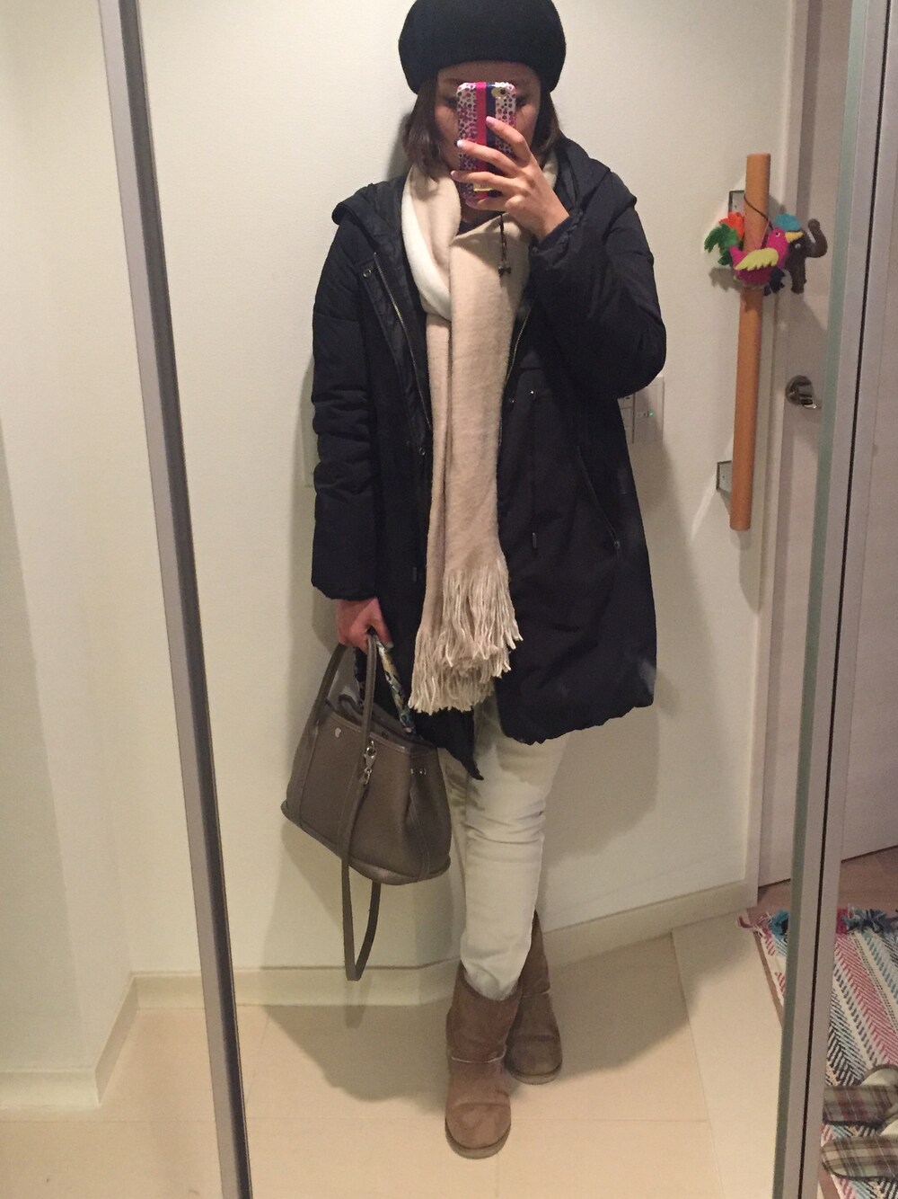 「ZARAのアイテム（マフラー、ホワイト系）」を使った、시호리さん（レディース・158cm）の秋コーディネートの1枚目の写真
