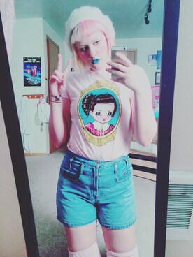 「Melanie Martinezのアイテム（Tシャツ/カットソー、ピンク系）」を使った、Patricia Maryさん（レディース・173cm）の秋コーディネート