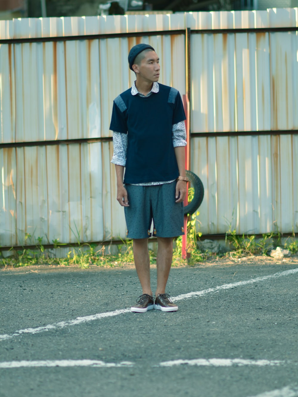 「Taiwan、street、BilBO、oqLiq、streetfashion、streetstyle、BETON CIRE、 urban knight」｜「Béton x Ciré（キャップ、ブルー系）」を使った、oqLiqさん（メンズ・181cm）の秋コーディネートの1枚目の写真