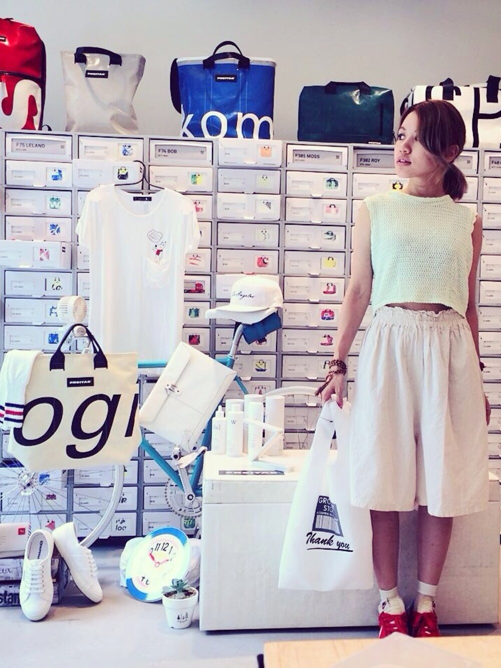 「snidel、white、BEAUTY&YOUTH UNITED ARROWS、BEAUTY & YOUTH」｜「BEAUTY&YOUTH UNITED ARROWSのアイテム（クラッチバッグ、ホワイト系）」を使った、machicocoさん（メンズ・100cm）の夏コーディネートの1枚目の写真